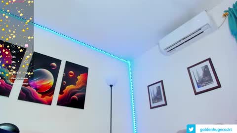 Snapshot of goldenhugecocktss chatting on 02/19/25, 05:38 May smith online show from 02/19/25, 05:38