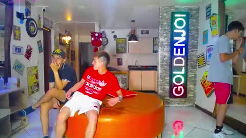 Snapshot of goldenjoi chatting on 03/03/25, 11:44 GOLDENJOI online show from 03/03/25, 11:44