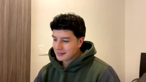 goldenknight33 online show from 09/19/25, 02:18