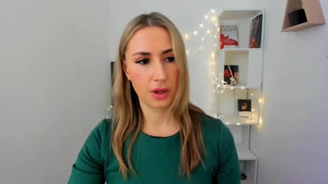 Olivia online show from 02/10/25, 03:24