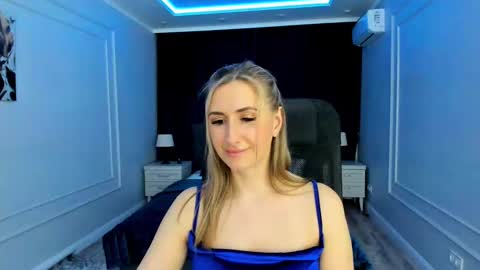 Olivia online show from 02/12/25, 04:44