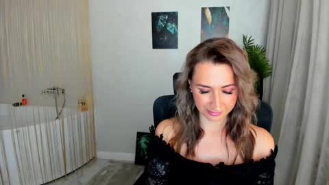 Olivia online show from 11/22/25, 07:35