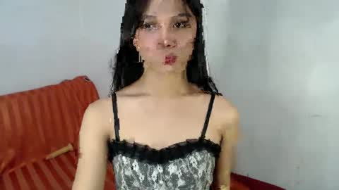 Snapshot of goldenlily69 chatting on 02/01/25, 02:26 Lily is Gold online show from 02/01/25, 02:26