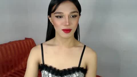 Snapshot of goldenlily69 chatting on 02/06/25, 11:04 Lily is Gold online show from 02/06/25, 11:04