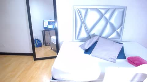 Snapshot of goldenn_ass1 chatting on 11/06/25, 04:02 goldenn_ass1 online show from 11/06/25, 04:02