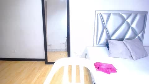 Snapshot of goldenn_ass1 chatting on 11/21/25, 03:49 goldenn_ass1 online show from 11/21/25, 03:49