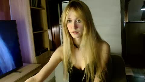GoldieHanny online show from 02/13/25, 06:48