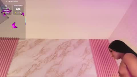 goldilockss15 online show from 11/18/25, 03:12