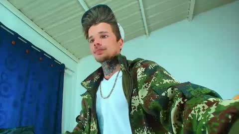 Snapshot of goldy_loyal99 chatting on 09/14/25, 10:42 Goldy Loyal93 online show from 09/14/25, 10:42