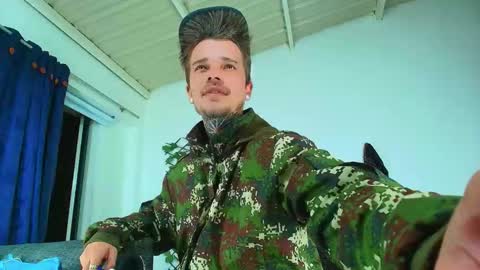 Snapshot of goldy_loyal99 chatting on 09/21/25, 08:27 Goldy Loyal93 online show from 09/21/25, 08:27