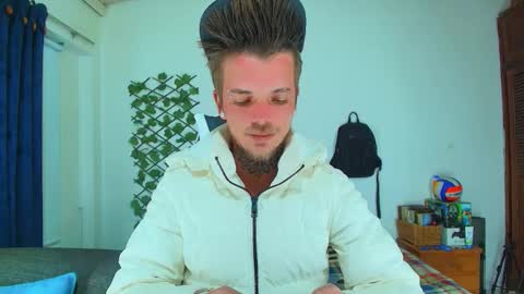 Snapshot of goldy_loyal99 chatting on 10/09/25, 04:32 Goldy Loyal93 online show from 10/09/25, 04:32