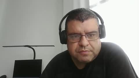 gomezgonz5 online show from 09/10/25, 11:43
