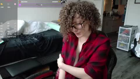 Snapshot of gomoreup chatting on 02/05/25, 12:10 gomoreup online show from 02/05/25, 12:10