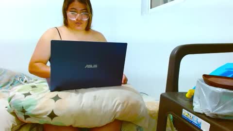 Snapshot of gonul_aslanbey chatting on 10/14/25, 12:44 gonul aslanbey online show from 10/14/25, 12:44