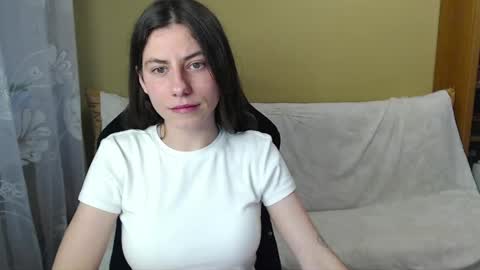 Snapshot of good__night chatting on 06/03/26, 05:18 Elizabeth Effie online show from 06/03/26, 05:18