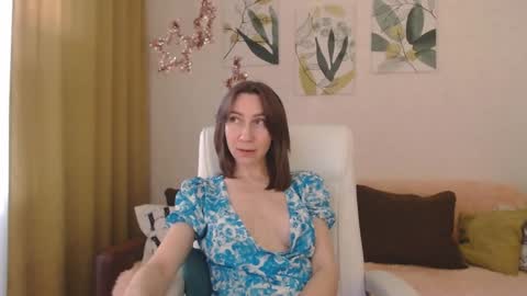 Snapshot of good_glamorgirl chatting on 01/22/25, 04:44 Good GlamorGirl online show from 01/22/25, 04:44