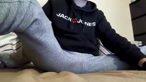 Snapshot of goodboyyy7 chatting on 11/21/25, 12:10 goodboyyy7 online show from 11/21/25, 12:10