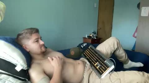 Snapshot of goodfumes chatting on 10/19/25, 07:47 goodfumes online show from 10/19/25, 07:47