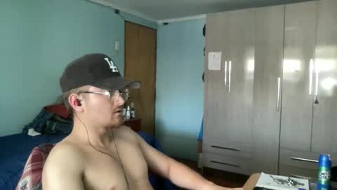 Snapshot of goodfumes chatting on 12/17/25, 08:59 goodfumes online show from 12/17/25, 08:59