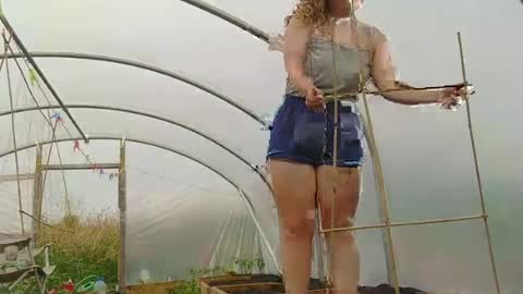 Layla online show from 07/25/26, 02:03
