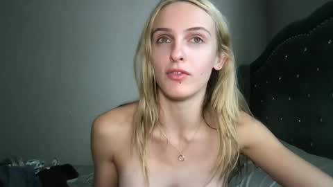 goodgirlliv online show from 09/15/25, 10:32