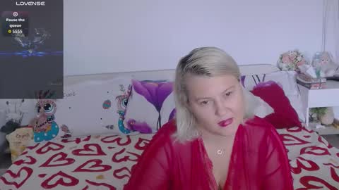 Snapshot of goodluckangel chatting on 10/13/25, 06:35 Elysa online show from 10/13/25, 06:35