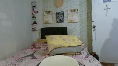 Snapshot of gorgeneviev69 chatting on 04/07/26, 04:51 geneviev online show from 04/07/26, 04:51