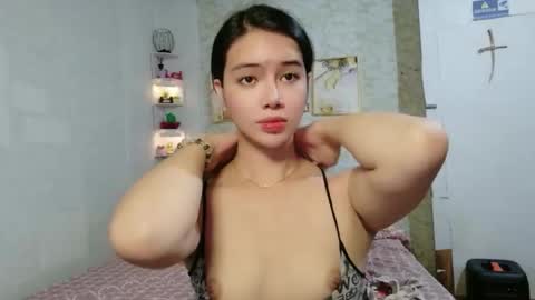 Snapshot of gorgeneviev69 chatting on 04/15/26, 07:43 geneviev online show from 04/15/26, 07:43