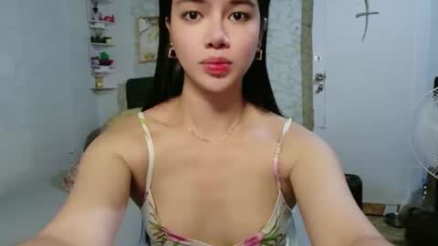 Snapshot of gorgeneviev69 chatting on 04/26/26, 05:54 geneviev online show from 04/26/26, 05:54