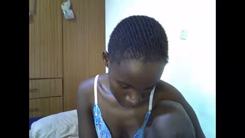 Snapshot of gorgeous_maya1 chatting on 10/23/25, 06:28 gorgeous_maya1 online show from 10/23/25, 06:28