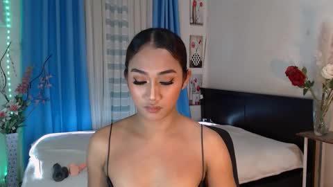 gorgeous_nicole online show from 12/22/24, 07:21