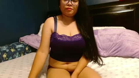 gorgeouslyn09 online show from 12/21/25, 09:11