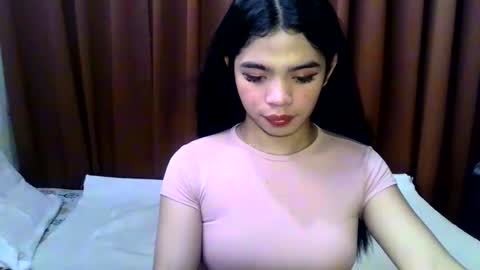 Snapshot of gorgeouspinay_gwen chatting on 04/11/26, 01:32 gorgeouspinay_gwen online show from 04/11/26, 01:32