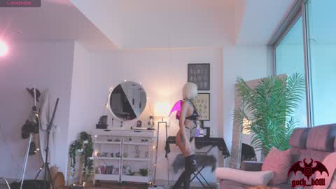 sophie  Special celebration a the beach 300k followers 3011 and 0112   online show from 10/29/25, 09:16