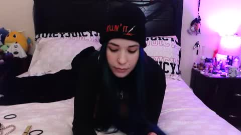 Snapshot of gothbaby305 chatting on 11/12/25, 02:23 gothbaby305 online show from 11/12/25, 02:23