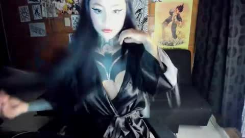 Snapshot of gothic9goddes chatting on 12/23/24, 01:08 GG online show from 12/23/24, 01:08