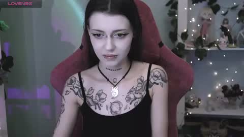 Snapshot of gothickotik chatting on 06/23/26, 11:47 V online show from 06/23/26, 11:47