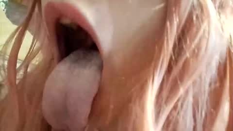 Snapshot of gothicrose4 chatting on 10/12/25, 11:20 gothicrose4 online show from 10/12/25, 11:20