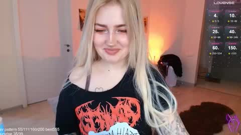 traumfrau Kira angel face devil eyes I SELL A LOT VIDEO IN GALLERY online show from 12/21/25, 10:22
