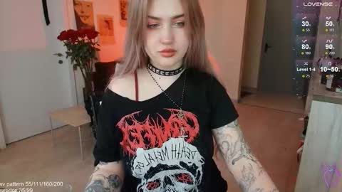 traumfrau Kira angel face devil eyes I SELL A LOT VIDEO IN GALLERY online show from 02/17/26, 10:34