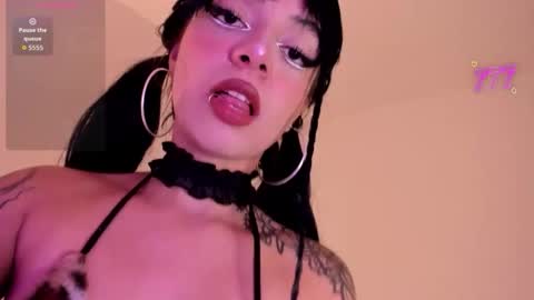 Snapshot of gothv chatting on 05/29/26, 10:52 Violet online show from 05/29/26, 10:52