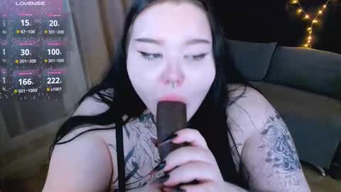 Snapshot of gotic_pie chatting on 02/12/25, 10:15 Elina start 800 pm GMT online show from 02/12/25, 10:15
