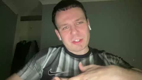 Snapshot of gotitgoin_ chatting on 04/14/26, 01:00 GotItGoin online show from 04/14/26, 01:00