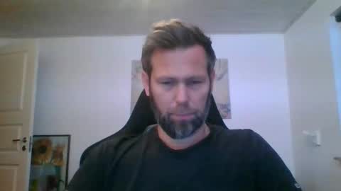 Snapshot of gotta1234 chatting on 10/27/25, 04:11 gotta1234 online show from 10/27/25, 04:11