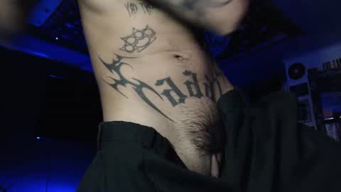 Snapshot of gowtherrrr_ chatting on 06/12/26, 03:33 Manolo modelo independiente online show from 06/12/26, 03:33
