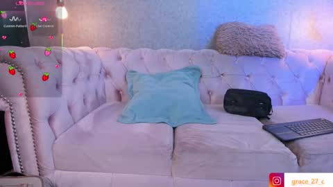 Snapshot of grace77_ chatting on 09/17/25, 09:22 Grace online show from 09/17/25, 09:22