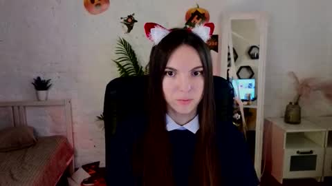 Snapshot of grace_autumn_mood chatting on 10/24/25, 05:48 grace_autumn_mood online show from 10/24/25, 05:48