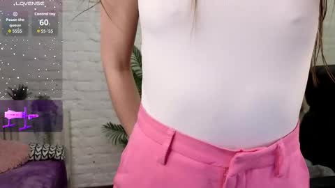 Snapshot of grace_autumn_mood chatting on 11/10/25, 06:01 grace_autumn_mood online show from 11/10/25, 06:01