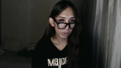 Snapshot of grace_for_youuu chatting on 03/23/26, 04:11 HoneyGrace online show from 03/23/26, 04:11
