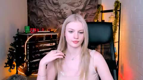 Snapshot of graceglamour chatting on 12/13/25, 07:53 Grace Glamour online show from 12/13/25, 07:53